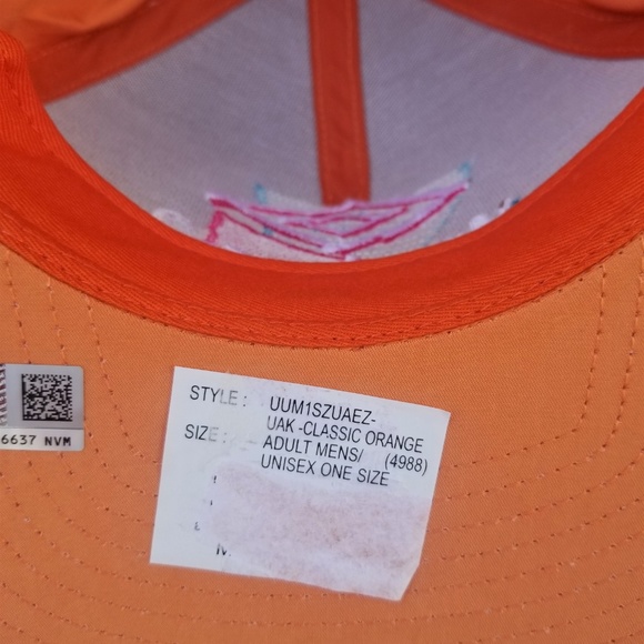 Umbro Soccer Hat Men's NWT Orange - Picture 5 of 6
